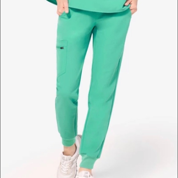 Figs Surgical Green Jogger Scrub Pants 